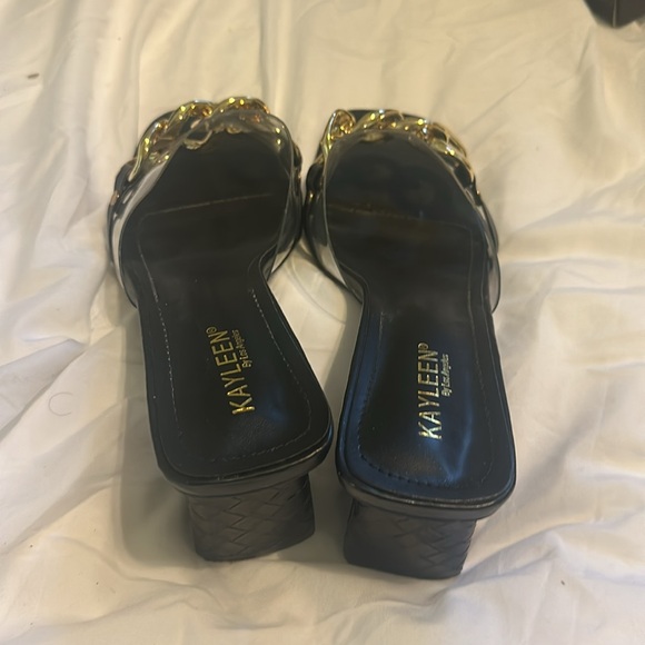 Kayleen - Picture 3 of 4